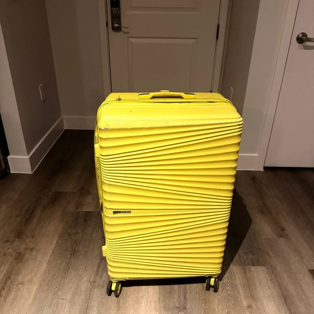 Samsonite Yellow Hardside Spinner Luggage